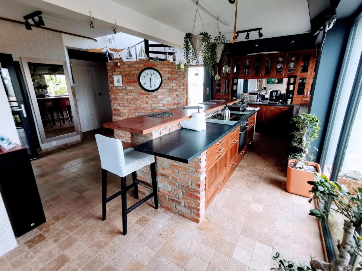 House Of Freedom With Sea View Sauna And Jacuzzi Oslonino Екстериор снимка